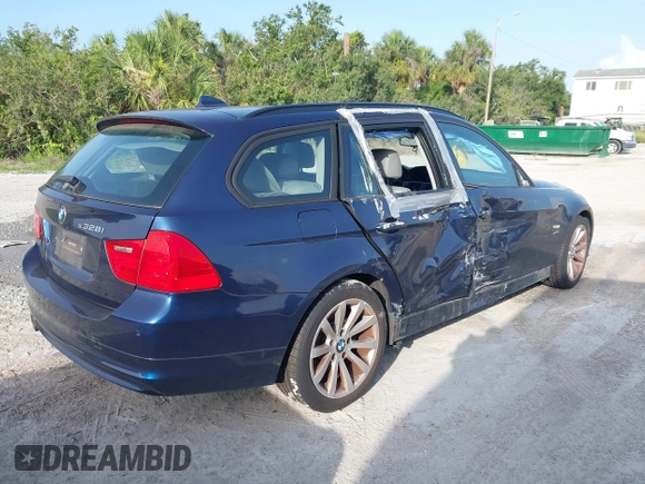 2011 BMW 3 Series 328i xDrive with VIN WBAUU3C50BA542420, listed as a IAAI auction lot 42463583 with 140,053 mi miles and . Bid and sale history available at DreamBid. Image 4.