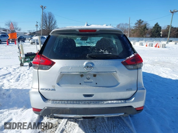 2017 Nissan Rogue SL with VIN 5N1AT2MV3HC791384, listed as a IAAI auction lot 41319989 with 112,195 mi miles. Bid and sale history available at carsss.com. Image 17.