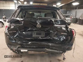 2020 Volkswagen Tiguan S with VIN 3VV0B7AX4LM117114, listed as a IAAI auction lot 42348337 with 51,654 mi miles and . Bid and sale history available at DreamBid. Image 16.
