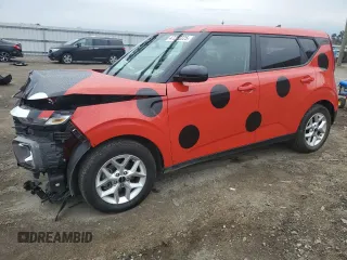 2022 Kia Soul LX with VIN KNDJ23AU6N7181671, listed as a Copart auction lot 47252225 with 14,010 mi miles and Salvage Title. Bid and sale history available at carsss.com. Image 1.
