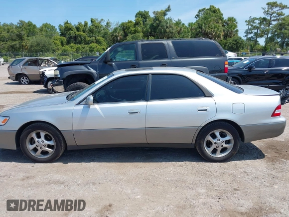 2001 Lexus ES 300 with VIN JT8BF28GX10307910, listed as a IAAI auction lot 42326385 with 157,130 mi miles and . Bid and sale history available at DreamBid. Image 14.
