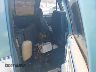1987 GMC Suburban z VIN 1GKGR26NXHF533845, wystawiony jako IAAI lot #41845360 z przebiegiem 63 903 mil mil oraz . Historia ofert i sprzedaży dostępna na DreamBid. Obrazek 8.