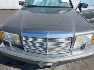 1986 Mercedes-Benz 420 Series 420SEL with VIN WDBCA35D9GA209179, listed as a IAAI auction lot 42081253 with 141,249 mi miles. Bid and sale history available at carsss.com. Image 10.