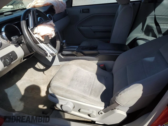 2007 Ford Mustang Deluxe z VIN 1ZVFT80N175200987, wystawiony jako Copart lot #50256835 z przebiegiem Nie podano mil oraz Szkoda całkowita • Salvage title. Historia ofert i sprzedaży dostępna na DreamBid. Obrazek 7.