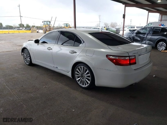 2007 Lexus LS 460 with VIN JTHBL46F675043188, listed as a IAAI auction lot 41933664 with 75,026 mi miles. Bid and sale history available at carsss.com. Image 3.