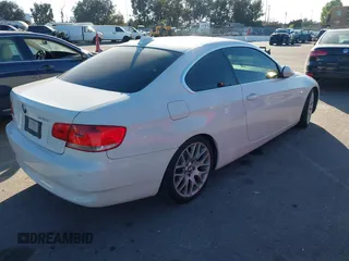 2008 BMW 3 Series 328i with VIN WBAWV13518P120883, listed as a IAAI auction lot 41666097 with 136,797 mi miles and . Bid and sale history available at DreamBid. Image 4.