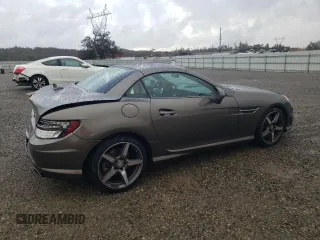 2015 Mercedes-Benz SLK-Class SLK 250 with VIN WDDPK4HA0FF103105, listed as a Copart auction lot 70014972 with 27,058 mi miles. Bid and sale history available at carsss.com. Image 3.