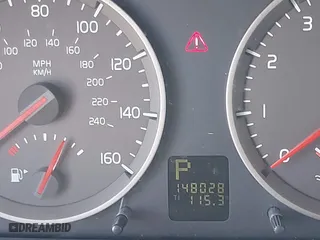 2005 Volvo V50 with VIN YV1MW390252109201, listed as a IAAI auction lot 42002333 with 148,028 mi miles. Bid and sale history available at carsss.com. Image 7.