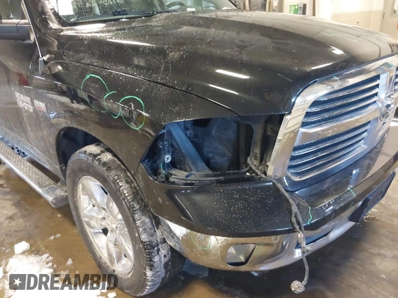 2017 Ram 1500 Big Horn z VIN 3C6RR7LT5HG543628, wystawiony jako IAAI lot #41629303 z przebiegiem 111 373 mil mil oraz . Historia ofert i sprzedaży dostępna na DreamBid. Obrazek 19.