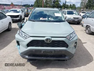 2019 Toyota RAV4 XLE Premium with VIN 2T3A1RFV7KW076483, listed as a IAAI auction lot 41945570 with 9,334 mi miles. Bid and sale history available at carsss.com. Image 12.