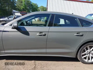 2024 Audi A5 Sportback S line Premium Plus z VIN WAUFACF52RA050222, wystawiony jako IAAI lot #42135082 z przebiegiem 36 607 mil mil oraz . Historia ofert i sprzedaży dostępna na DreamBid. Obrazek 15.