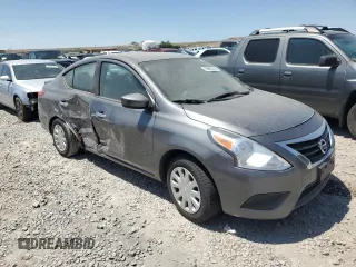 2016 Nissan Versa SV z VIN 3N1CN7AP1GL871542, wystawiony jako Copart lot #59985745 z przebiegiem 70 484 mil mil oraz Czysty tytuł • Clean title. Historia ofert i sprzedaży dostępna na DreamBid. Obrazek 4.