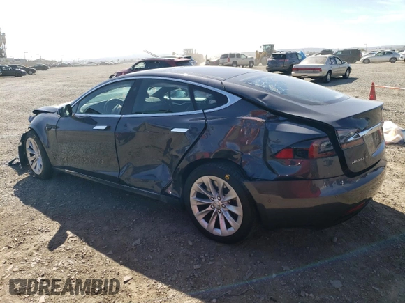 2017 Tesla Model S 100D z VIN 5YJSA1E25HF182149, wystawiony jako Copart lot #78556314 z przebiegiem 68 555 mil mil oraz Szkoda całkowita • Salvage title. Historia ofert i sprzedaży dostępna na DreamBid. Obrazek 2.