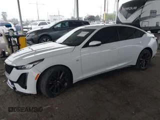 2021 Cadillac CT5 Sport z VIN 1G6DU5RK9M0117981, wystawiony jako IAAI lot #42021432 z przebiegiem 67 363 mil mil oraz . Historia ofert i sprzedaży dostępna na DreamBid. Obrazek 17.