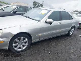 2002 Mercedes-Benz S-Class 5.0L with VIN WDBNG75J32A241980, listed as a IAAI auction lot 41971627 with 160,634 mi miles. Bid and sale history available at carsss.com. Image 6.