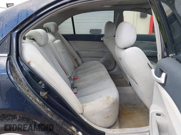 2006 Hyundai Sonata GLS with VIN 5NPEU46F56H091842, listed as a IAAI auction lot 42192773 with 233,202 mi miles and . Bid and sale history available at DreamBid. Image 8.