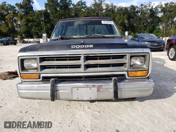 1986 Dodge Trucks z VIN 1B7HD14TXGS016934, wystawiony jako Copart lot #69426432 z przebiegiem 333 mil mil oraz Szkody całkowita. Historia ofert i sprzedaży dostępna na DreamBid. Obrazek 5.