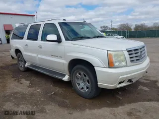 2004 Cadillac Escalade ESV with VIN 3GYFK66N84G242881, listed as a IAAI auction lot 41840066 with 1 mi miles. Bid and sale history available at carsss.com. Image 1.