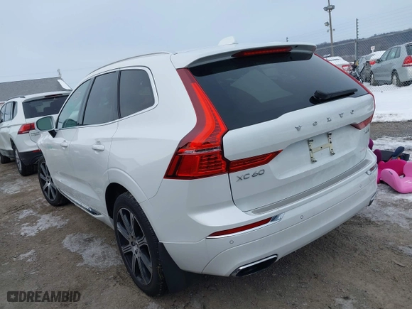 2020 Volvo XC60 Inscription with VIN YV4102RL0L1522300, listed as a IAAI auction lot 38569557 with 38,279 mi miles. Bid and sale history available at carsss.com. Image 3.