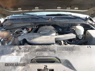 2003 Chevrolet Suburban Z71 with VIN 3GNFK16Z43G112291, listed as a IAAI auction lot 42148059 with Not Provided miles. Bid and sale history available at carsss.com. Image 10.