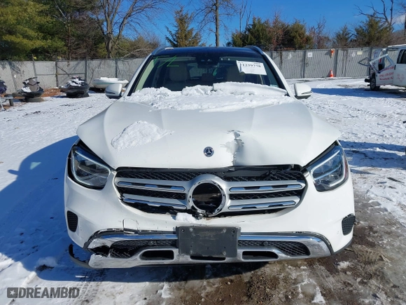 2022 Mercedes-Benz GLC with VIN W1N0G8EB7NG119580, listed as a IAAI auction lot 41239778 with 28,551 mi miles. Bid and sale history available at carsss.com. Image 12.