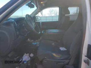 2009 GMC Sierra 2500HD SLE z VIN 1GTHK59K89E156835, wystawiony jako Copart lot #47450515 z przebiegiem 163 996 mil mil oraz Szkoda całkowita • Salvage title. Historia ofert i sprzedaży dostępna na DreamBid. Obrazek 7.