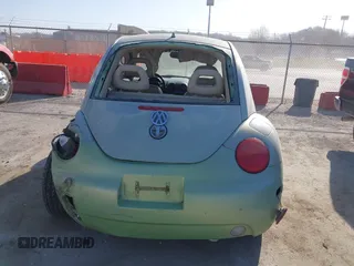 2000 Volkswagen Beetle GLS z VIN 3VWCA21C0YM403254, wystawiony jako IAAI lot #41806878 z przebiegiem 119 547 mil mil oraz . Historia ofert i sprzedaży dostępna na DreamBid. Obrazek 17.