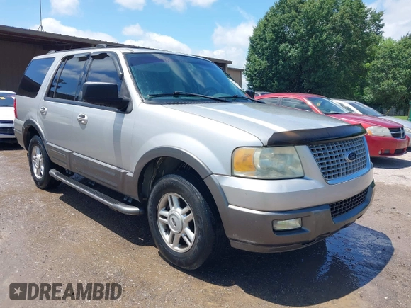 2004 Ford Expedition Special Service z VIN 1FMRU15W84LA30426, wystawiony jako IAAI lot #42375003 z przebiegiem 262 054 mil mil oraz . Historia ofert i sprzedaży dostępna na DreamBid. Obrazek 1.