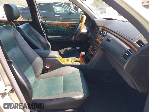 2001 Mercedes-Benz E-Class with VIN WDBJF65J81B314801, listed as a IAAI auction lot 41949755 with 254,836 mi miles. Bid and sale history available at carsss.com. Image 5.