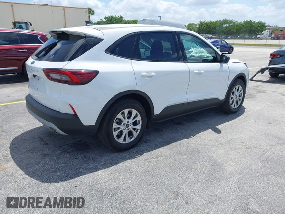 2025 Ford Escape Active z VIN 1FMCU0GN4SUA57229, wystawiony jako IAAI lot #42122877 z przebiegiem 6 119 mil mil oraz . Historia ofert i sprzedaży dostępna na DreamBid. Obrazek 4.