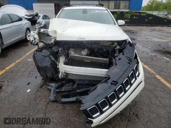 2018 Jeep Compass Latitude z VIN 3C4NJDBB7JT238196, wystawiony jako Copart lot #56500655 z przebiegiem 160 711 mil mil oraz Czysty tytuł • Clean title. Historia ofert i sprzedaży dostępna na DreamBid. Obrazek 5.