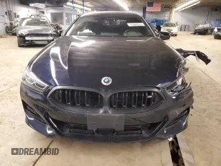 2023 BMW 8 Series M850i z VIN WBAGV8C02PCK62070, wystawiony jako Copart lot #77808573 z przebiegiem 8 276 mil mil oraz Szkoda całkowita • Salvage title. Historia ofert i sprzedaży dostępna na DreamBid. Obrazek 5.