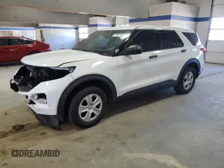 2020 Ford Police Interceptor Utility z VIN 1FM5K8AB1LGC70327, wystawiony jako Copart lot #50957985 z przebiegiem 62 414 mil mil oraz Szkody całkowita. Historia ofert i sprzedaży dostępna na DreamBid. Obrazek 1.