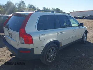 2006 Volvo XC90 4.4L V8 with VIN YV4CZ852X61243603, listed as a IAAI auction lot 41765061 with 213,542 mi miles. Bid and sale history available at carsss.com. Image 4.