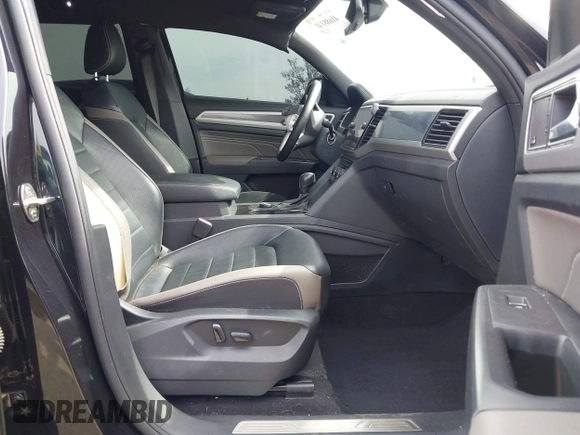 2021 Volkswagen Atlas SEL Premium with VIN 1V2TE2CA6MC220132, listed as a IAAI auction lot 41688148 with 57,249 mi miles and . Bid and sale history available at DreamBid. Image 5.