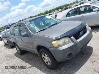 2006 Ford Escape XLS with VIN 1FMYU02Z46KA87526, listed as a IAAI auction lot 42142223 with 197,267 mi miles. Bid and sale history available at carsss.com. Image 13.