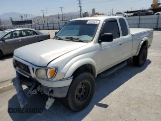 2002 Toyota Tacoma PreRunner z VIN 5TESN92N92Z898141, wystawiony jako Copart lot #59223475 z przebiegiem 117 152 mil mil oraz Szkoda całkowita • Salvage title. Historia ofert i sprzedaży dostępna na DreamBid. Obrazek 1.