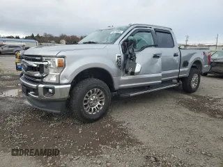 2020 Ford Super Duty F-250 SRW XL with VIN 1FT7W2BN6LEE71434, listed as a Copart auction lot 80275594 with 33,843 mi miles and Salvage Title. Bid and sale history available at carsss.com. Image 1.