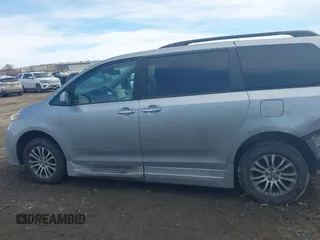 2019 Toyota Sienna XLE Auto Access Seat with VIN 5TDYZ3DC1KS002323, listed as a IAAI auction lot 41677879 with 86,470 mi miles. Bid and sale history available at carsss.com. Image 15.