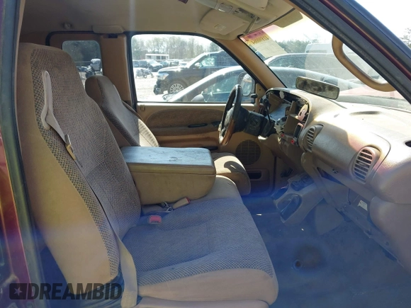 2001 Dodge 1500 with VIN 3B7HC13Y41M555680, listed as a IAAI auction lot 41890064 with 190,065 mi miles. Bid and sale history available at carsss.com. Image 5.