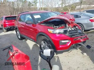 2021 Ford Explorer XLT z VIN 1FMSK8DH1MGB68918, wystawiony jako IAAI lot #41397239 z przebiegiem 46 858 mil mil oraz . Historia ofert i sprzedaży dostępna na DreamBid. Obrazek 1.