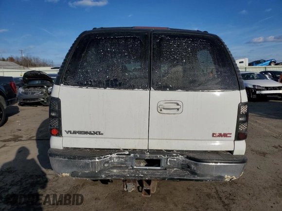 2004 GMC Yukon XL SLT with VIN 3GKGK26G04G233021, listed as a Copart auction lot 42993595 with 144,425 mi miles and Salvage Title. Bid and sale history available at carsss.com. Image 6.