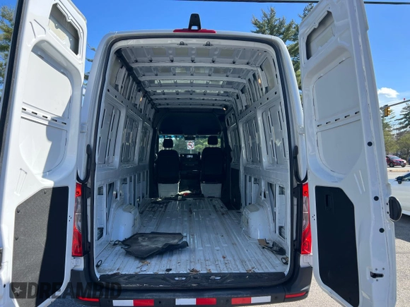 2024 Mercedes-Benz Sprinter Cargo with VIN W1Y4NCHY1RT162385, listed as a Copart auction lot 54617685 with 200,519 mi miles and Clean Title. Bid and sale history available at carsss.com. Image 9.