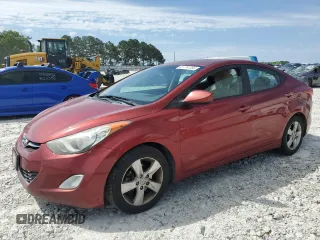 2013 Hyundai Elantra GLS z VIN 5NPDH4AE2DH256418, wystawiony jako Copart lot #57792285 z przebiegiem 158 057 mil mil oraz Szkoda całkowita • Salvage title. Historia ofert i sprzedaży dostępna na DreamBid. Obrazek 1.