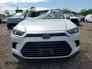 2024 Toyota Highlander Hybrid XLE z VIN 5TDACAB52RS028855, wystawiony jako Copart lot #56108855 z przebiegiem 4630 mil mil oraz Szkoda całkowita • Salvage title. Historia ofert i sprzedaży dostępna na DreamBid. Obrazek 5.