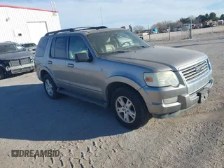 2008 Ford Explorer XLT with VIN 1FMEU73848UA69018, listed as a IAAI auction lot 41224731 with 174,418 mi miles. Bid and sale history available at carsss.com. Image 1.