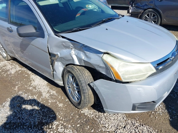 2008 Ford Focus SE with VIN 1FAHP33N08W198049, listed as a IAAI auction lot 41593917 with 263,352 mi miles. Bid and sale history available at carsss.com. Image 6.