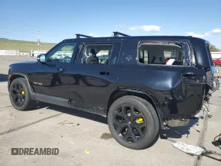 2023 Rivian R1S Adventure z VIN 7PDSGABA3PN025254, wystawiony jako Copart lot #53902505 z przebiegiem 15 570 mil mil oraz Szkody całkowita. Historia ofert i sprzedaży dostępna na DreamBid. Obrazek 2.