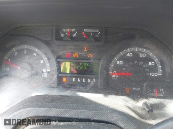 2014 Ford Econoline Cargo Commercial z VIN 1FTNS2EW9EDB03748, wystawiony jako IAAI lot #42574971 z przebiegiem 250 937 mil mil oraz . Historia ofert i sprzedaży dostępna na DreamBid. Obrazek 7.
