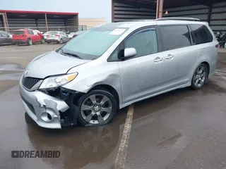 2013 Toyota Sienna SE с VIN 5TDXK3DC4DS366898, выставлен на аукционе IAAI как лот 41939257 с пробегом 157 292 миль миль и . История ставок и продаж доступна на DreamBid. Изображение 2.